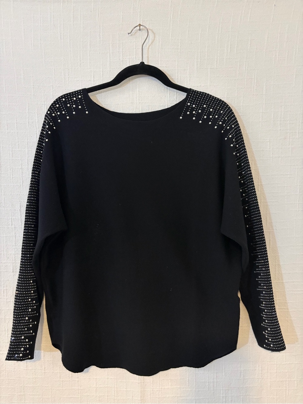 Women’s Black Solid Round Neck Pullover Top Rhinestone Accents Long Sleeve S